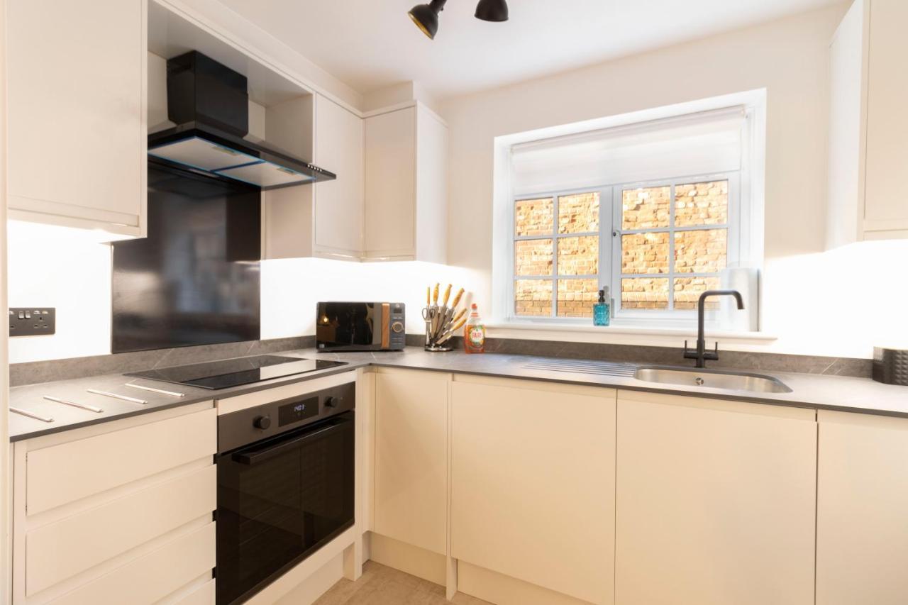 Spacious City Centre Apt Near Cathedral Exeter Exterior photo